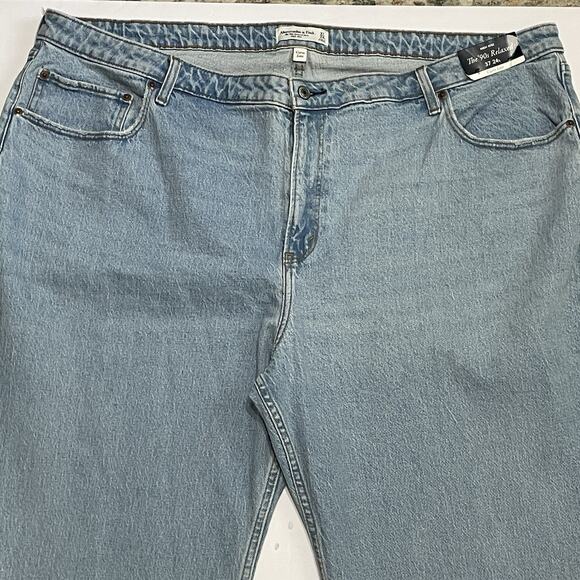Abercrombie & Fitch The 90s Relaxed Jeans Plus Size 37/24L Light Wash Cuffed NEW - Picture 3 of 11
